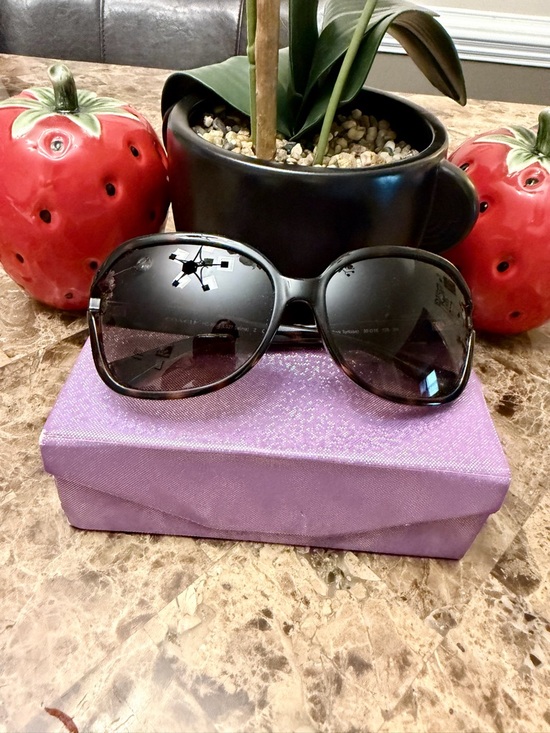 Coach Accessories - ⭐️⭐️Coach HC 8088 L927 Selma Sunglasses in Dark Tortoise.